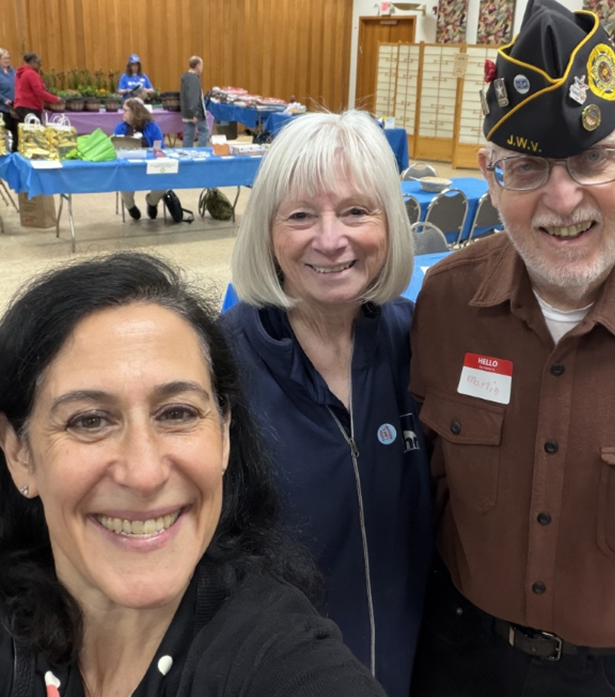 Karen Hochhauser (Executive Director, Jewish Federation of Dutchess County), Dottie Denunzio and  Martin Hochhauser 
